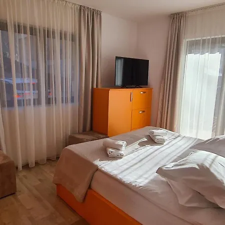 Perla Aparthotel *